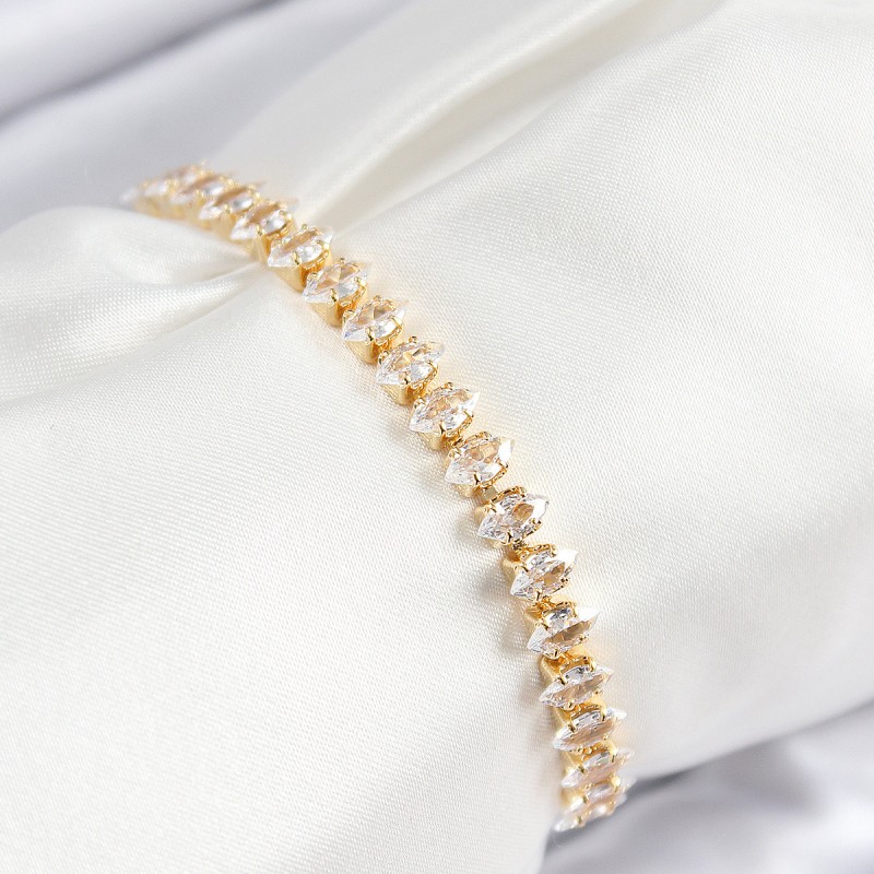 Pirinç Zirkon Taşlı Damla Model Gold Renk Asansörlü Kadın Bileklik