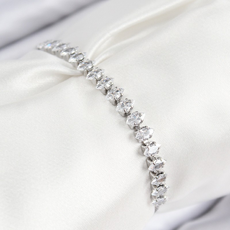 Pirinç Zirkon Taşlı Damla Model Gümüş Renk Asansörlü Kadın Bileklik