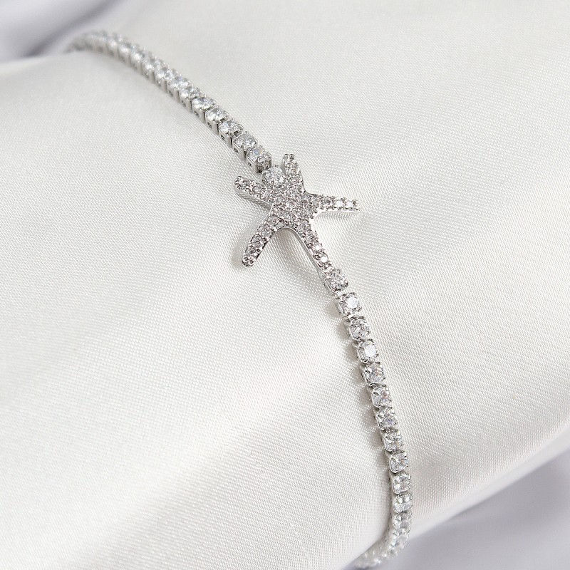 Pirinç Zirkon Taşlı Deniz Yıldızı Model Gümüş Renk Kadın Bileklik