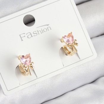 Pirinç Zirkon Taşlı Fiyonklu Kalp Model Gold Renk Çocuk Küpe