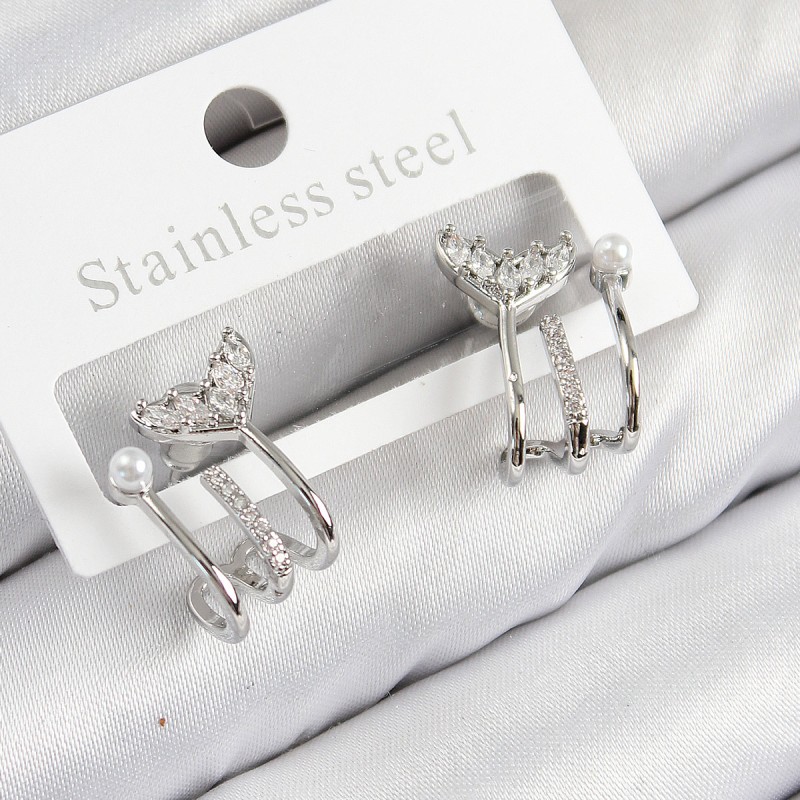 Pirinç Zirkon Taşlı İnci Detaylı Balık Kuyruğu Model Gümüş Renk Kadın Küpe