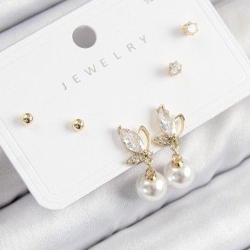 Pirinç Zirkon Taşlı İnci Sallantılı Damla Model Gold Renk 925 Ayar Gümüş Çivi Kadın Küpe Set