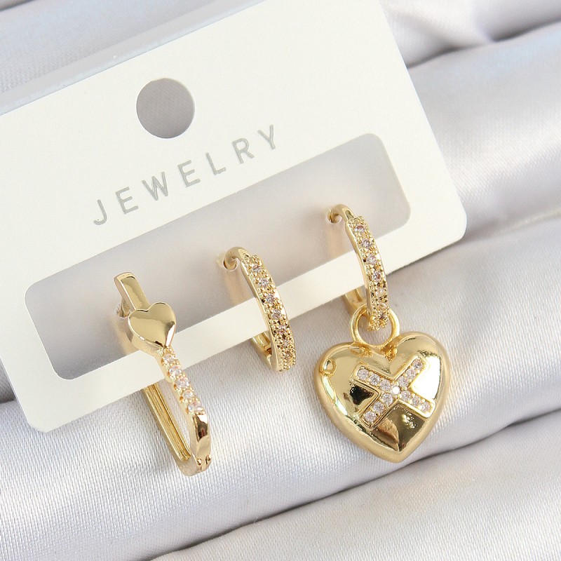 Pirinç Zirkon Taşlı Kalp Model Gold Renk 3'lü Çift Kadın Küpe Set