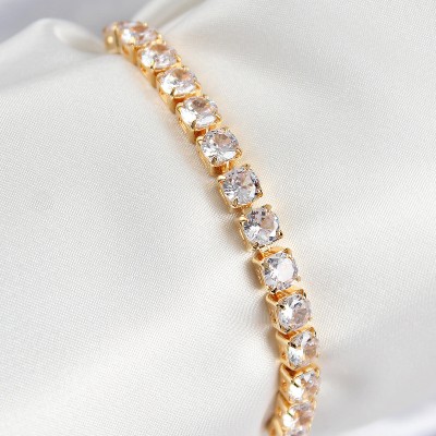 Pirinç Zirkon Taşlı Kare Model Gold Renk Asansörlü Kadın Bileklik