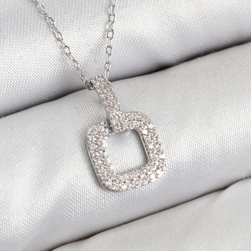 Pirinç Zirkon Taşlı Kare Model Gümüş Renk Kadın Kolye