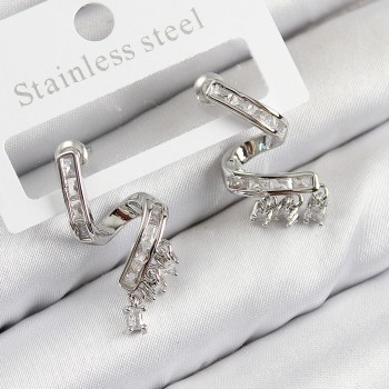 Pirinç Zirkon Taşlı Kıvrımlı Model Gümüş Renk Kadın Küpe