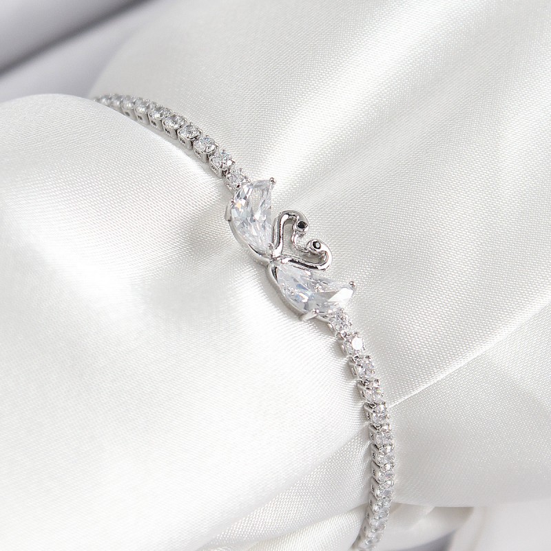 Pirinç Zirkon Taşlı Kuğu Model Gümüş Renk Asansörlü Kadın Bileklik