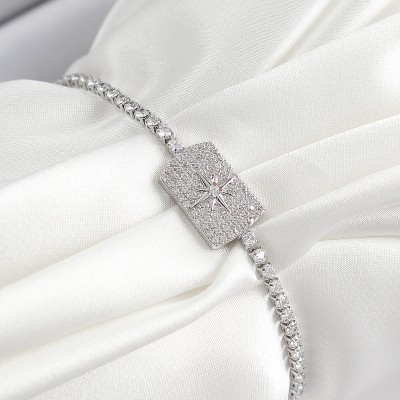 Pirinç Zirkon Taşlı Kutup Yıldızı Model Gümüş Renk Asansörlü Kadın Bileklik