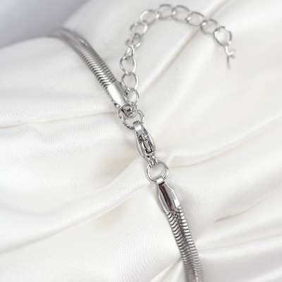 Pirinç Zirkon Taşlı Kutup Yıldızı Model Gümüş Renk Kadın Bileklik