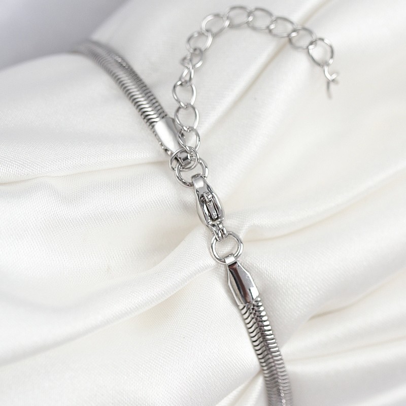 Pirinç Zirkon Taşlı Kutup Yıldızı Model Gümüş Renk Kadın Bileklik