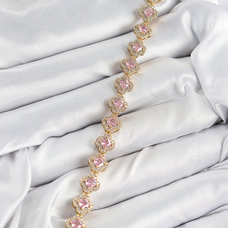 Pirinç Zirkon Taşlı Pembe Yonca Baget Model Gold Renk VIP Seri Kadın Bileklik