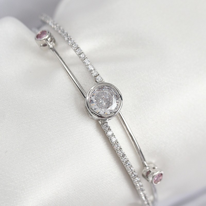 Pirinç Zirkon Taşlı Pırlanta Model Gümüş Renk Kadın Bileklik