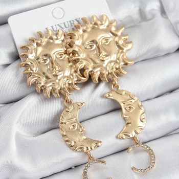 Pirinç Zirkon Taşlı Sallantılı Güneş Model Gold Renk Kadın Küpe