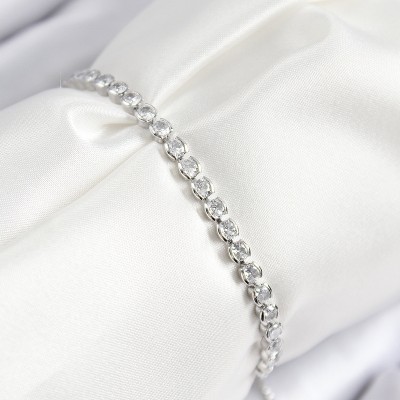 Pirinç Zirkon Taşlı Sıralı Model Gümüş Renk Asansörlü Kadın Bileklik