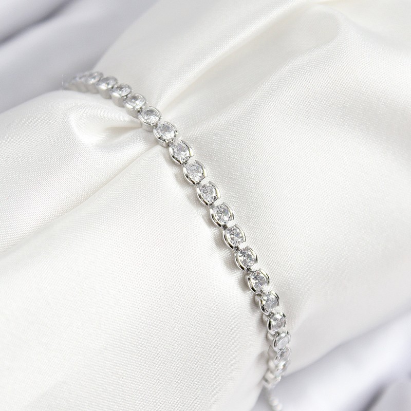 Pirinç Zirkon Taşlı Sıralı Model Gümüş Renk Asansörlü Kadın Bileklik