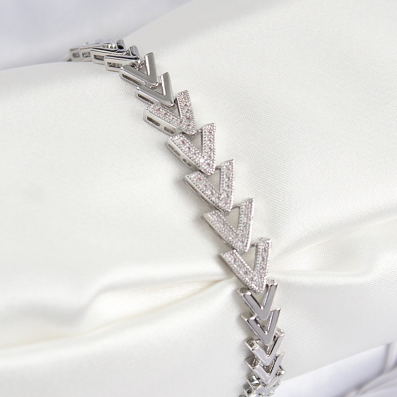 Pirinç Zirkon Taşlı Sıralı Ok Model Gümüş Renk Kadın Bileklik