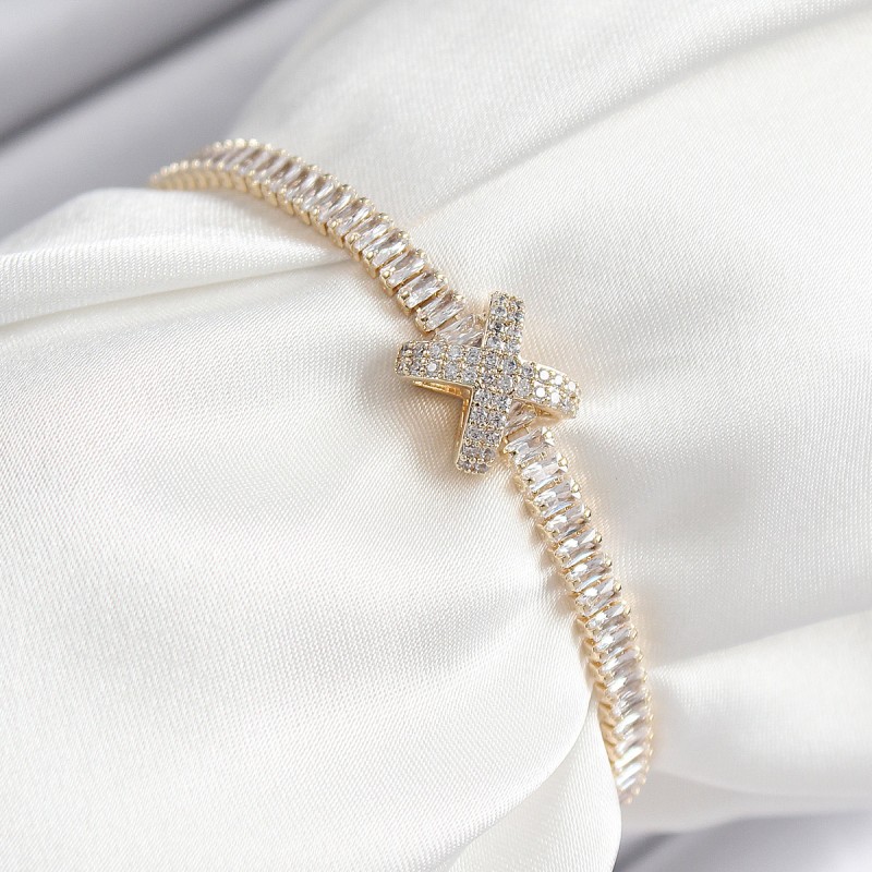 Pirinç Zirkon Taşlı X Detaylı Su Yolu Model Gold Renk Asansörlü Kadın Bileklik