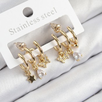 Pirinç Zirkon Taşlı Yıldız Ve Kelebek Model Gold Renk Kadın Küpe