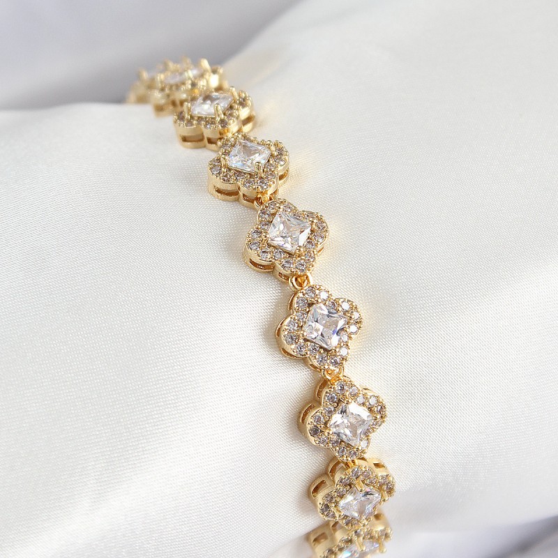 Pirinç Zirkon Taşlı Yonca Baget Model Gold Renk VIP Seri Kadın Bileklik