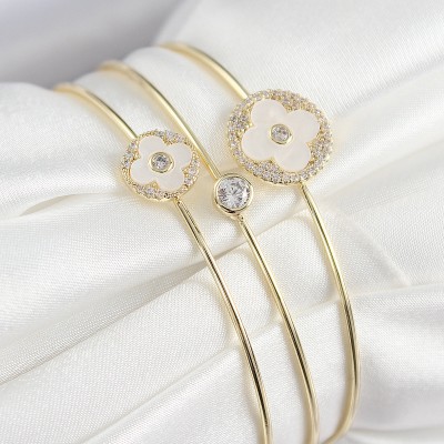 Pirinç Zirkon Taşlı Yonca Model Gold Renk Vip 3'lü Kadın Bileklik