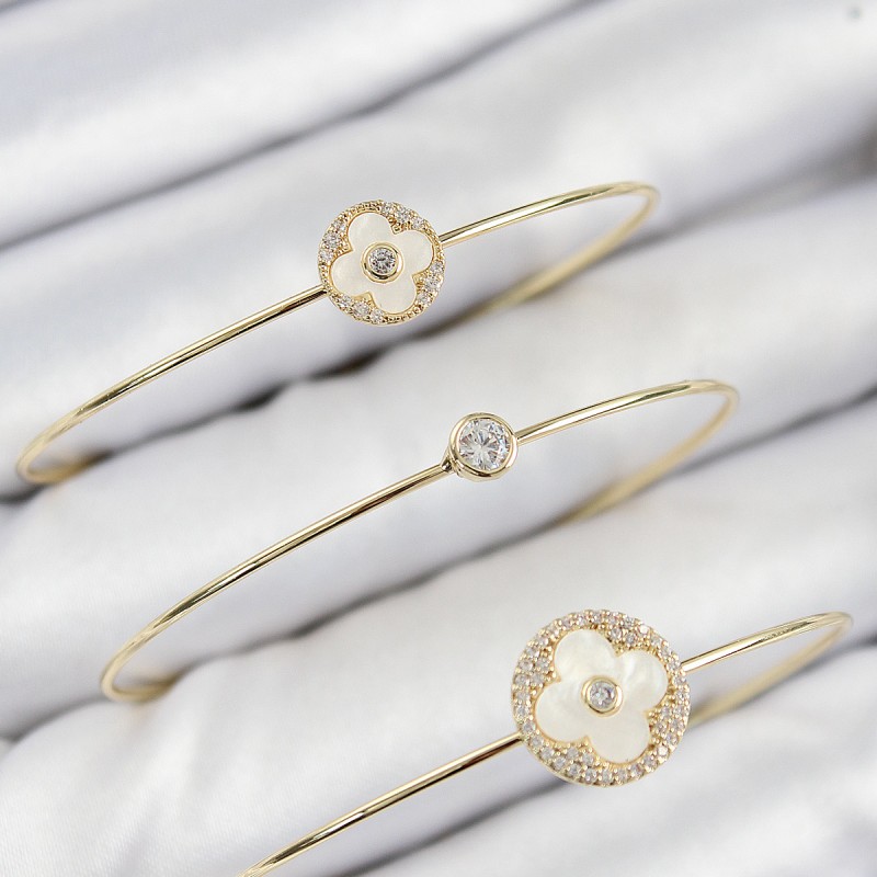 Pirinç Zirkon Taşlı Yonca Model Gold Renk Vip 3'lü Kadın Bileklik