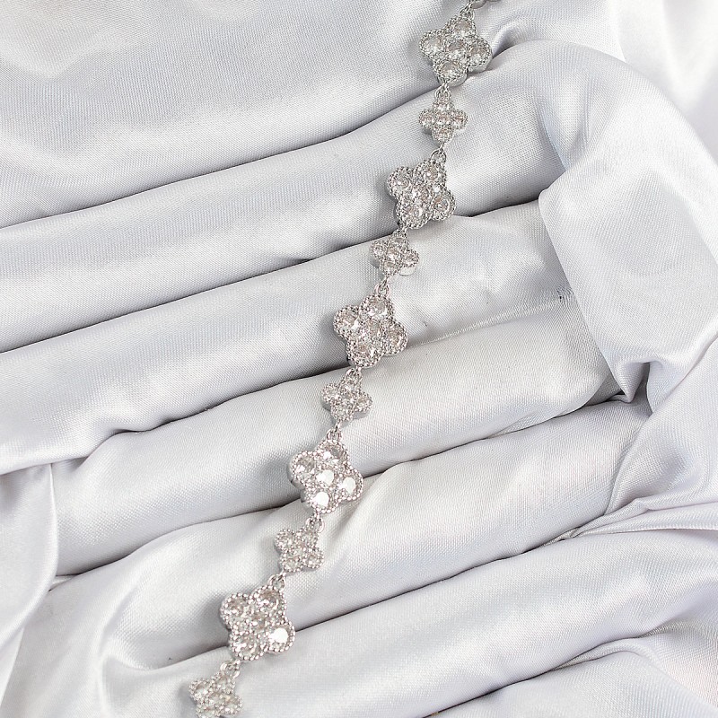 Pirinç Zirkon Taşlı Yonca Model Gümüş Renk VIP Seri Kadın Bileklik