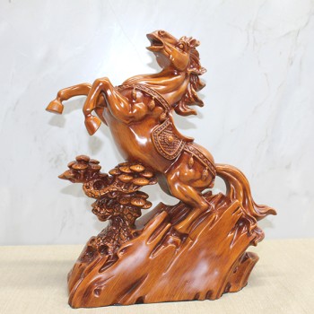 Polyester Şahlanmış At Figürü 