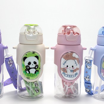 Sevimli 3D Desenli Su Matarası (BPA İçermez)