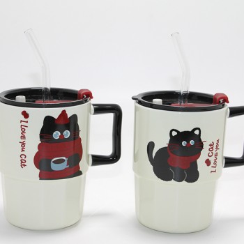 Sevimli Şaşkın Kedi Figürlü Pipetli Kapaklı Porselen Kupa Bardak