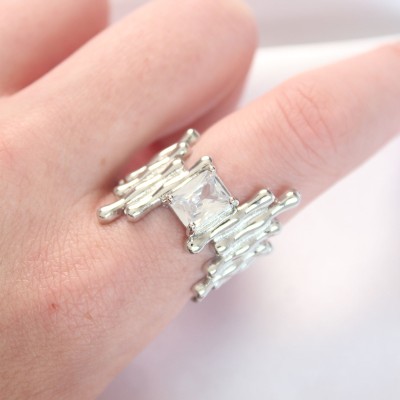 Silver Renk Tırtıklı Kalın Baget Taş Tasarım Ayarlanabilir Yüzük