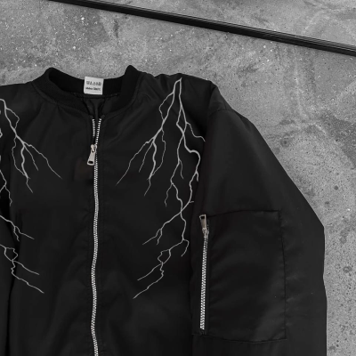 Siyah Bomber Mont – Beyaz Şimşek Desenli -