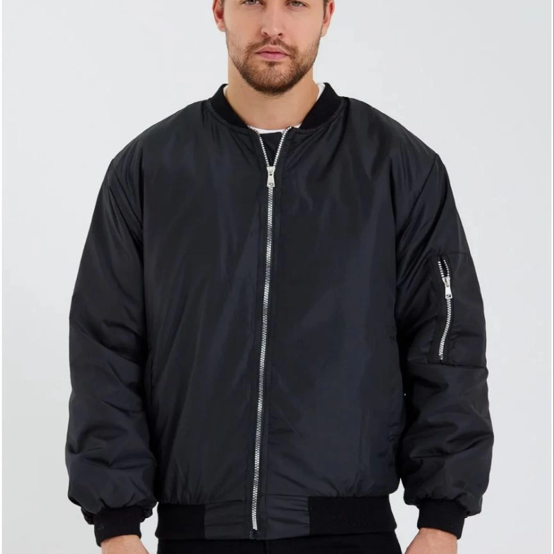 Siyah Bomber Mont – Su İtici Kumaş, Kapitone Astarlı, Fermuarlı -