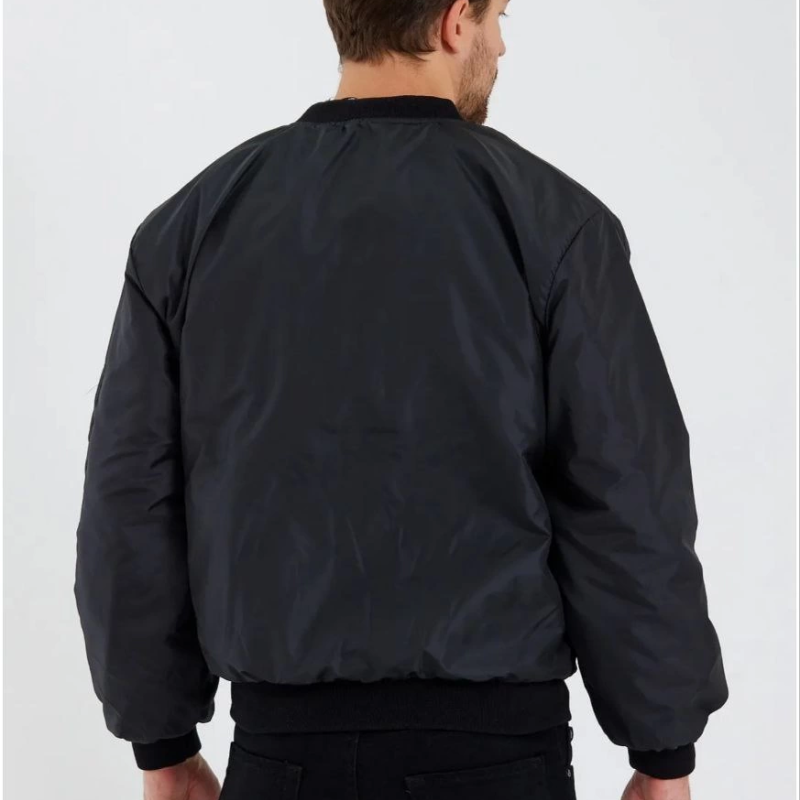 Siyah Bomber Mont – Su İtici Kumaş, Kapitone Astarlı, Fermuarlı -