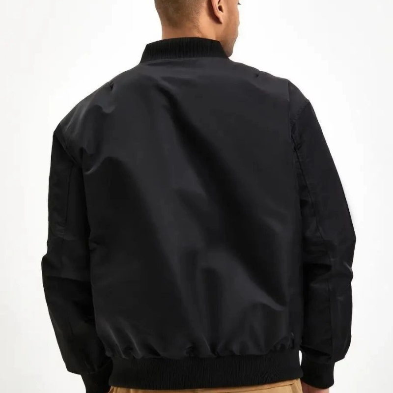 Siyah Bomber Mont – Su İtici Kumaş, Kapitone Astarlı, Fermuarlı -