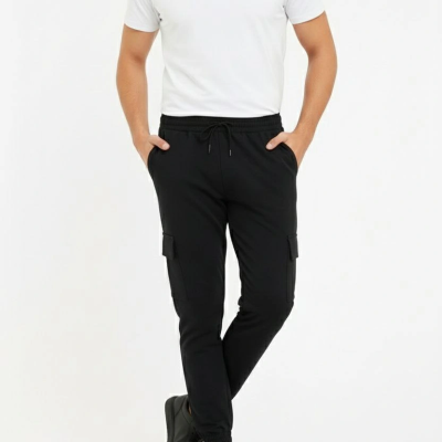 Siyah Jogger Eşofman Altı Rahat Kalıp, Kargo Cepli, Lastikli Paça, Günlük Spor Pantolon - Siyah