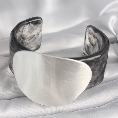 Siyah Mermer Desen Akrilik Pilastik Gümüş Plaka Model Vintage Kadın Bilezik