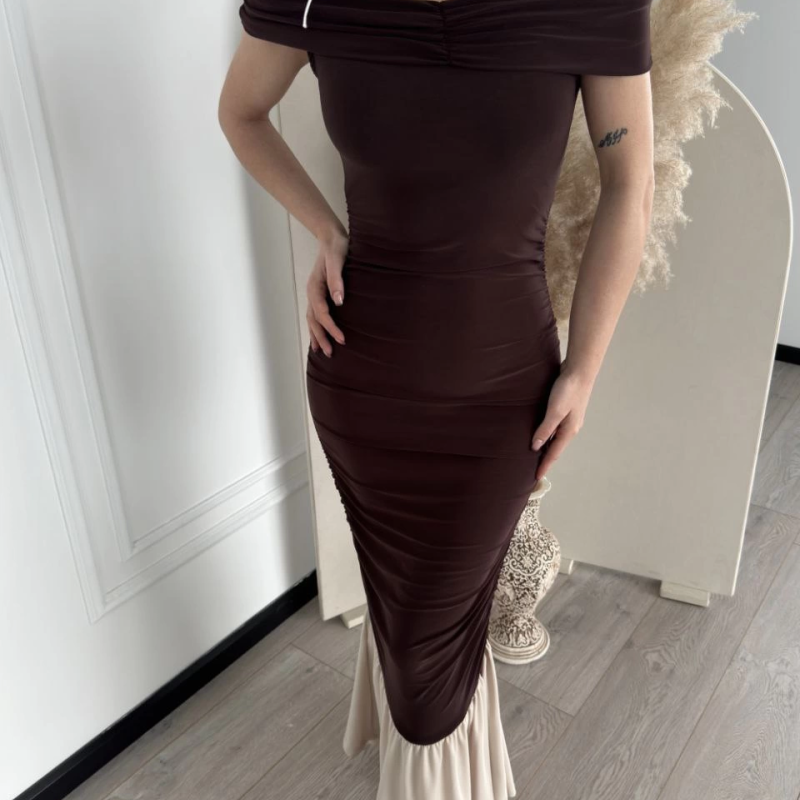 Striptiz Omuzlu Uzun Elbise- Kahve -