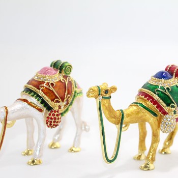 Swarovski Taşlı Tekli Deve Figürü Model 4