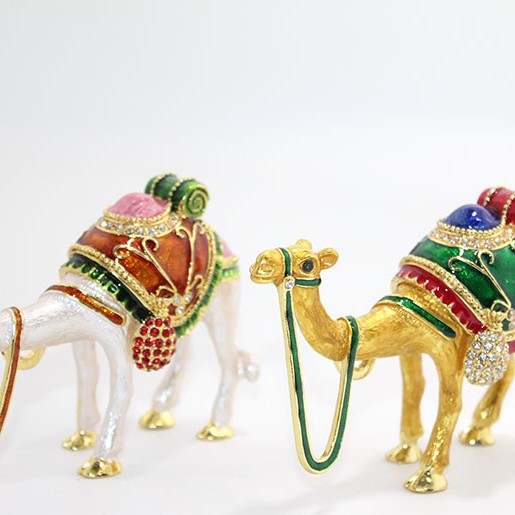 Swarovski Taşlı Tekli Deve Figürü Model 4