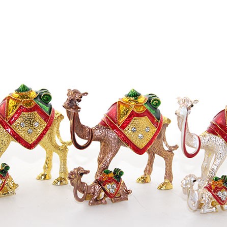 Swarovski Yavrulu Deve Model 3