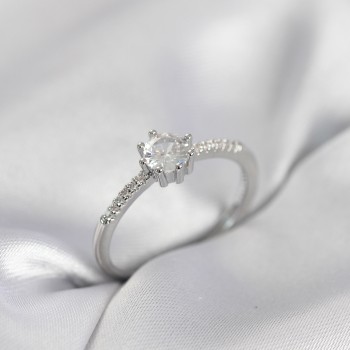 Tek Taş Model Gümüş Renk Zirkon Taşlı Kadın Yüzük