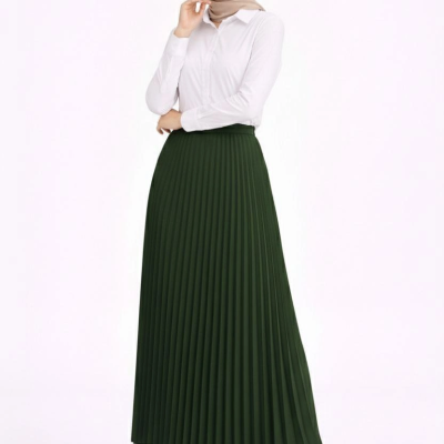 Tesettür Beyaz Gömlekli Pliseli Etek İkili Takım Gündelik ve Ofis Şıklığı - Çağla Yeşili