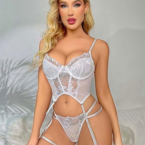 Transparan Beyaz Dantel İşlemeli Büstiyerli Jartiyer Takımı