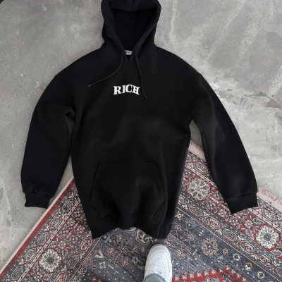 Uzun Kol Kapüşonlu Göğüs Baskılı SweatShirt - Siyah -