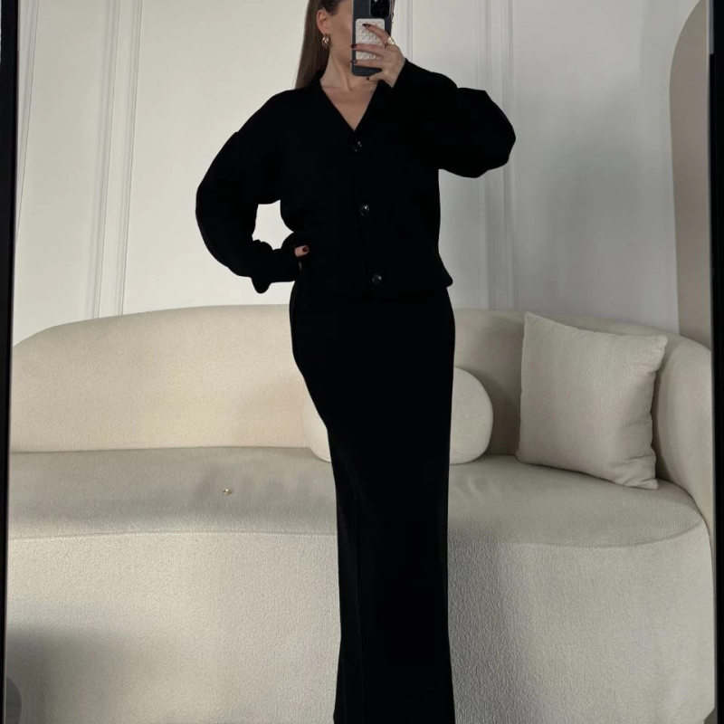 V Yaka 3 Düğmeli Hırka Takım Triko İkili Etekli - Siyah