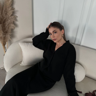 V Yaka 3 Düğmeli Hırka Takım Triko İkili Etekli - Siyah