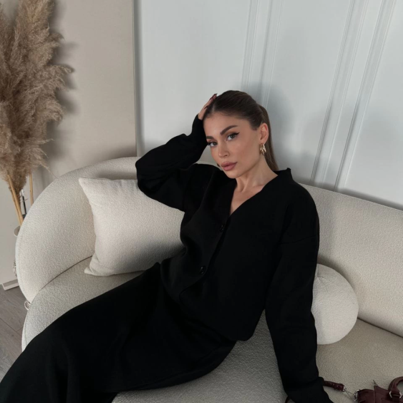 V Yaka 3 Düğmeli Hırka Takım Triko İkili Etekli - Siyah