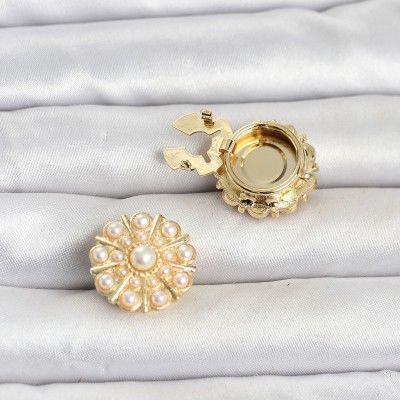 Vintage Model Gold Renk Düğme veya Manşet Broşu