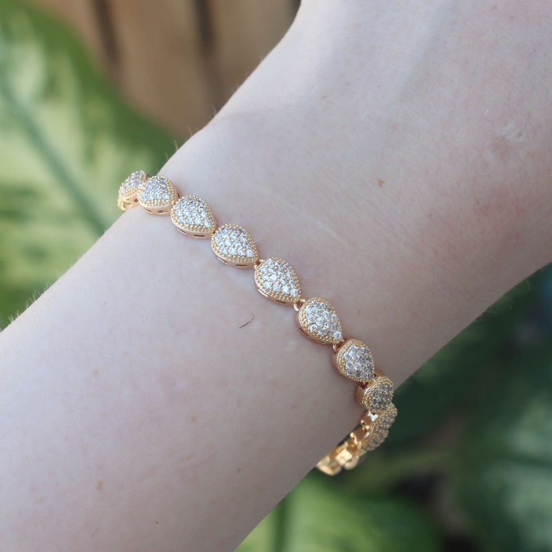 Vip Seri Pirinç Zirkon Taşlı Gold Renk Damla Model Bileklik