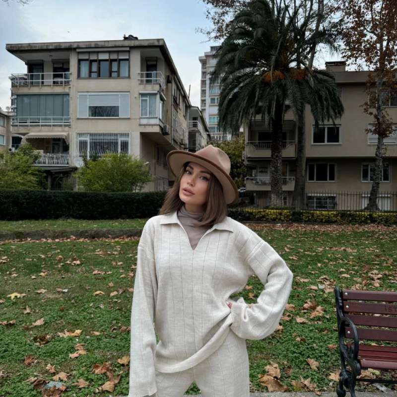 Yakalı Cizgi Detaylı Triko İkili Takım - Beyaz -